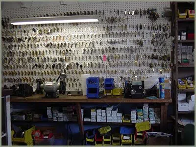 Locksmith Solution Services Lockport, IL 815-269-4336 - 68-44-3